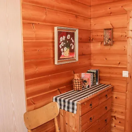 Hallanhelmi A Paritalo By Interhome